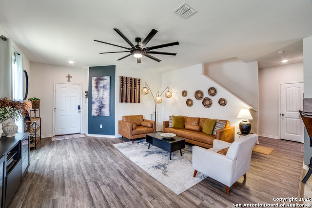 Listing photo id 2 for 3006 Mission Bell