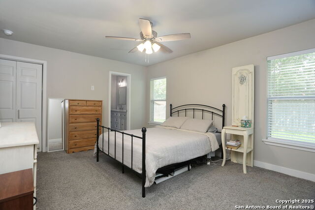 Listing photo id 11 for 6203 Callen Glen