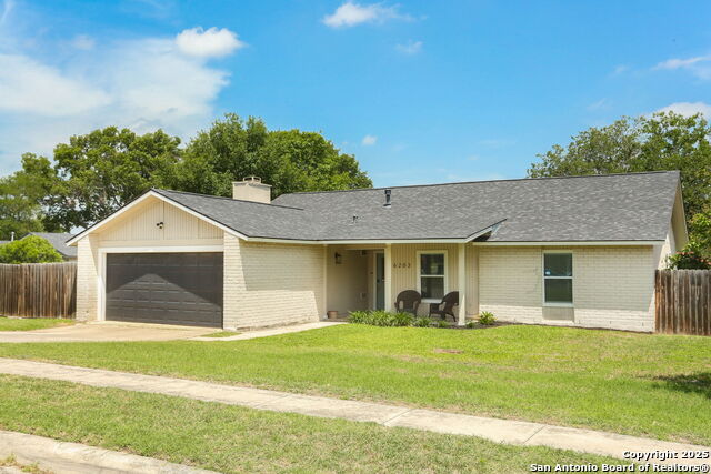 Listing photo id 0 for 6203 Callen Glen
