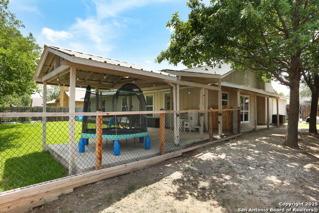 Listing photo id 22 for 6203 Callen Glen