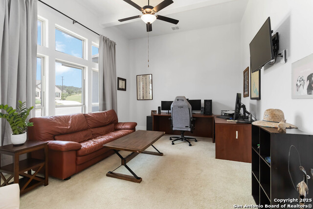 Listing photo id 14 for 1512 Aubrey Point
