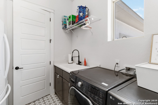Listing photo id 23 for 1512 Aubrey Point