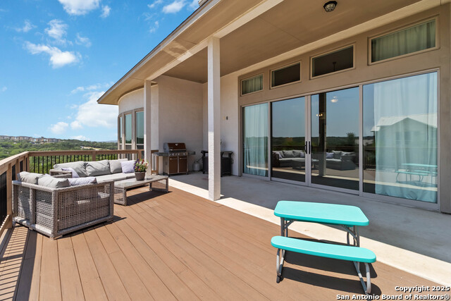 Listing photo id 33 for 1512 Aubrey Point
