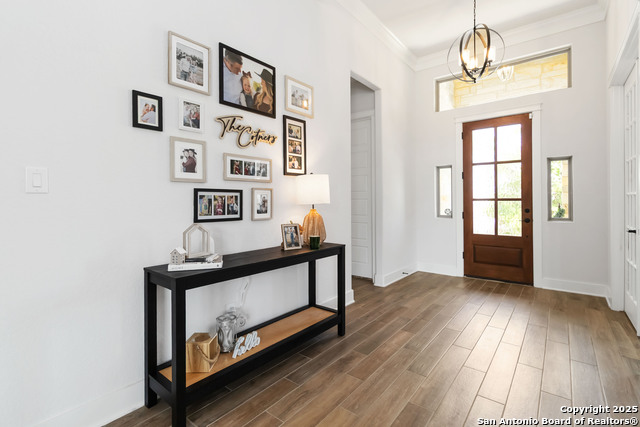 Listing photo id 2 for 1512 Aubrey Point