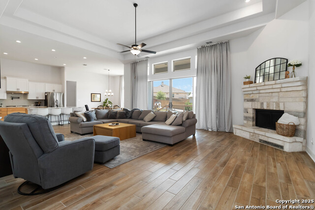 Listing photo id 4 for 1512 Aubrey Point