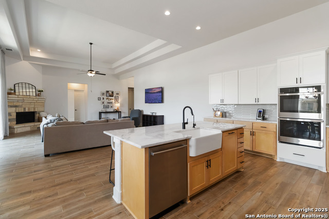 Listing photo id 6 for 1512 Aubrey Point