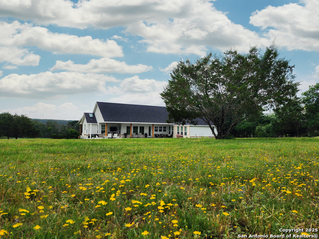 Listing photo id 0 for 620 Windway