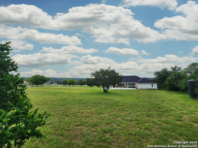Listing photo id 1 for 620 Windway