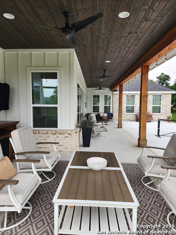 Listing photo id 31 for 620 Windway