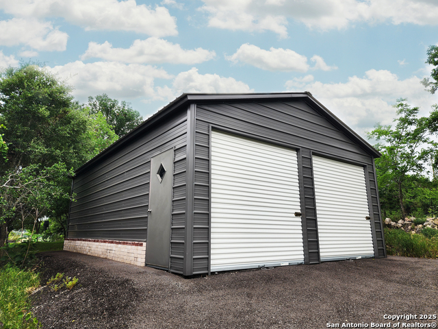 Listing photo id 32 for 620 Windway