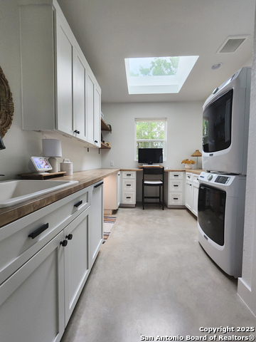 Listing photo id 33 for 620 Windway