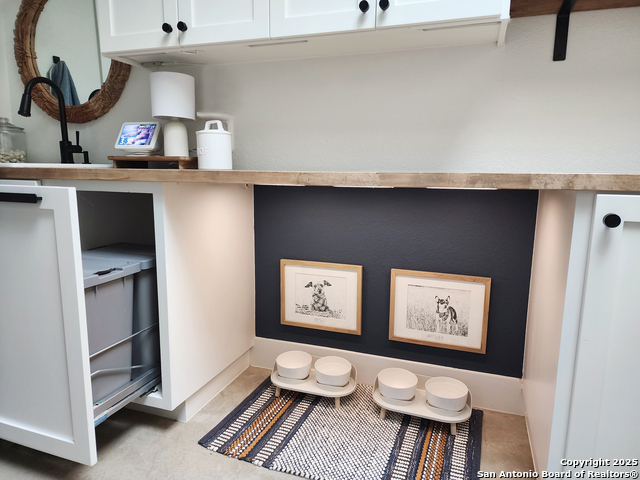 Listing photo id 35 for 620 Windway
