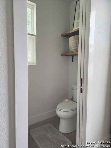Listing photo id 42 for 620 Windway