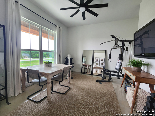 Listing photo id 46 for 620 Windway