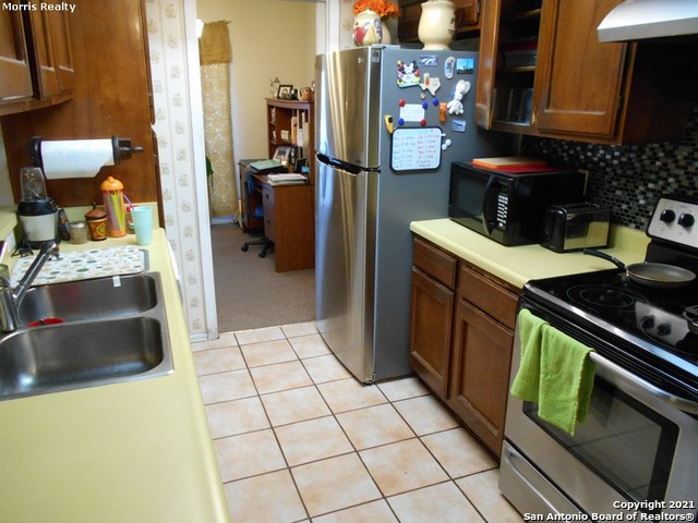 Image 7 of 13 For 8527 Selendine
