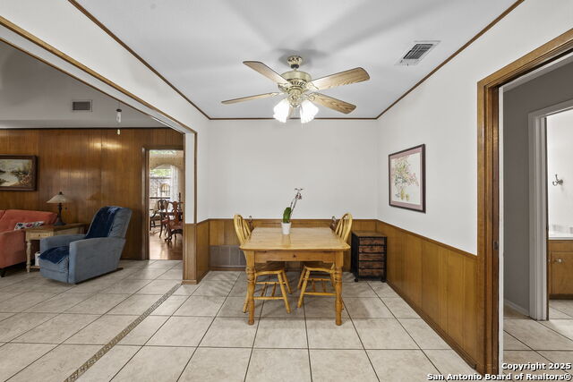 Listing photo id 15 for 9219 George Kyle St