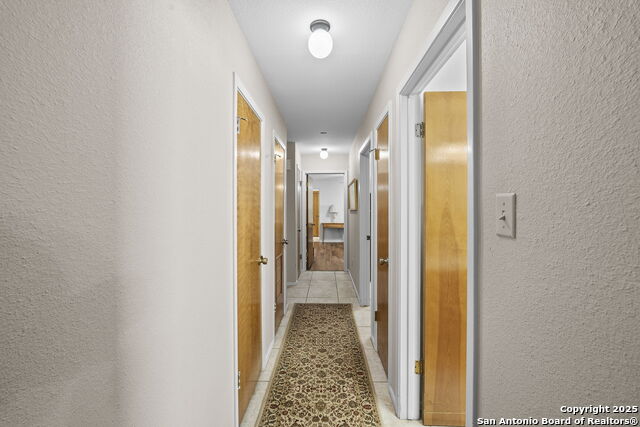 Listing photo id 19 for 9219 George Kyle St