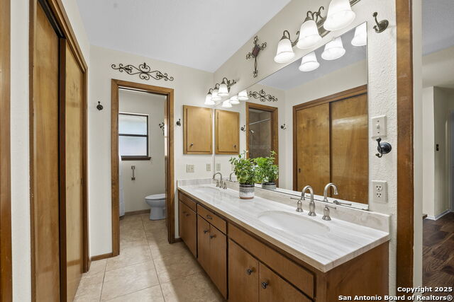 Listing photo id 23 for 9219 George Kyle St