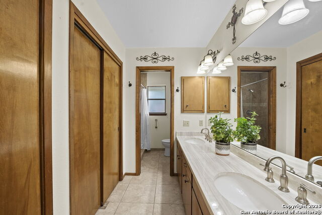 Listing photo id 24 for 9219 George Kyle St