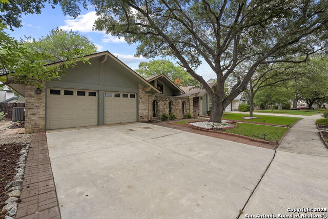Listing photo id 1 for 9219 George Kyle St