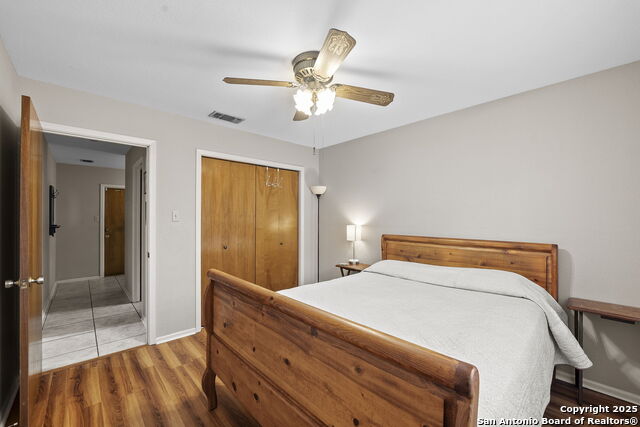 Listing photo id 33 for 9219 George Kyle St