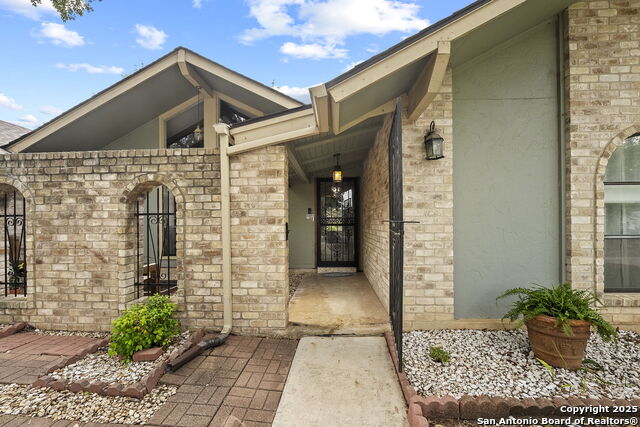 Listing photo id 3 for 9219 George Kyle St