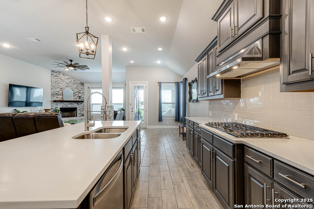 Listing photo id 14 for 9011 Quail Gate