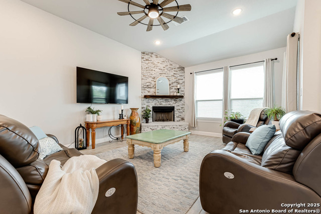 Listing photo id 17 for 9011 Quail Gate