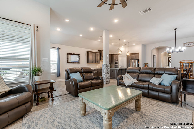 Listing photo id 19 for 9011 Quail Gate