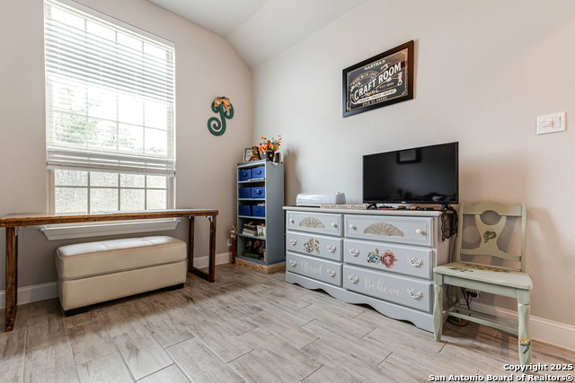 Listing photo id 27 for 9011 Quail Gate