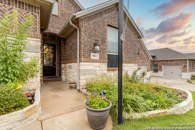 Listing photo id 3 for 9011 Quail Gate