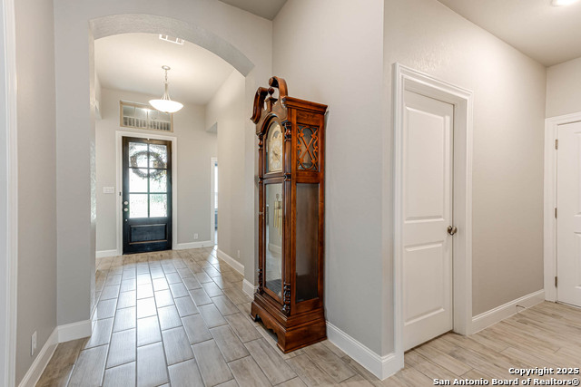 Listing photo id 4 for 9011 Quail Gate