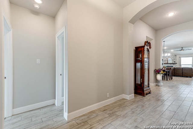 Listing photo id 5 for 9011 Quail Gate
