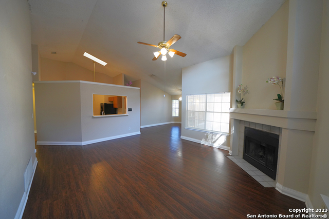 Image 11 of 39 For 713 Meadow Top