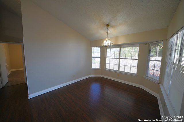 Image 12 of 39 For 713 Meadow Top