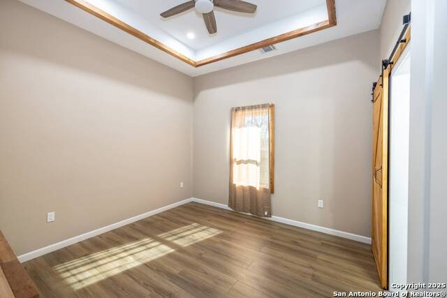 Image 11 of 37 For 304 9th E 