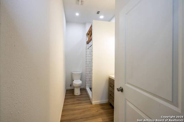 Image 16 of 37 For 304 9th E 
