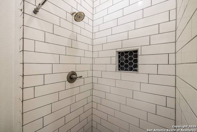 Image 17 of 37 For 304 9th E 