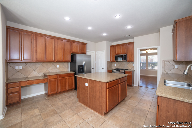 Image 13 of 33 For 7 Roan Heights