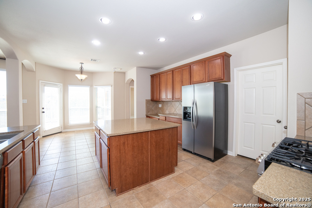 Image 14 of 33 For 7 Roan Heights