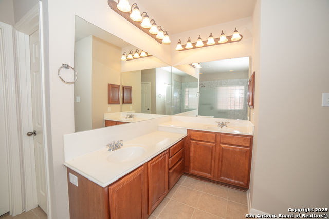 Image 19 of 33 For 7 Roan Heights