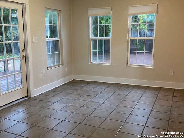 Image 3 of 10 For 209 Wellesley Blvd