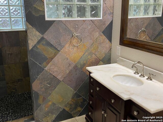 Image 6 of 10 For 209 Wellesley Blvd