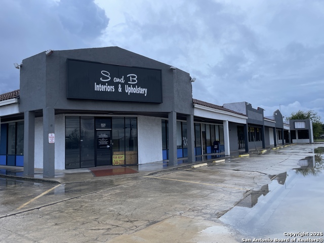 Listing photo id 4 for 5020 Seguin Rd