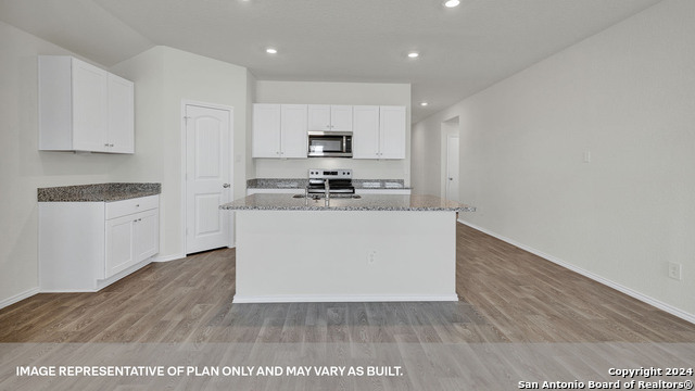Image 12 of 34 For 319 Honeydew Way