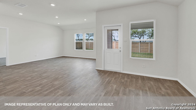Image 18 of 34 For 319 Honeydew Way