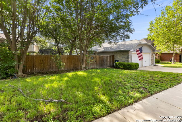 Listing photo id 0 for 8826 Lost Bnd