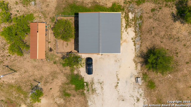 Listing photo id 8 for 797 Ranch Rd 187 S