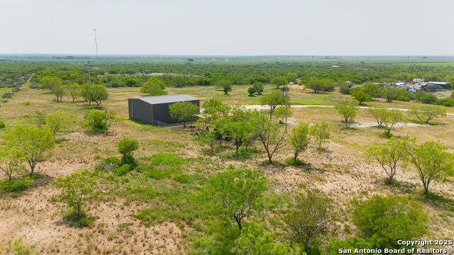 Listing photo id 17 for 797 Ranch Rd 187 S