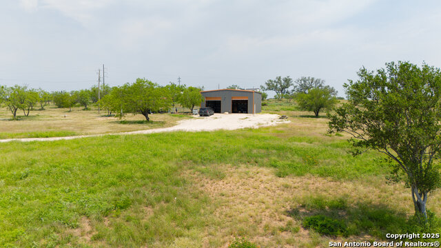 Listing photo id 18 for 797 Ranch Rd 187 S